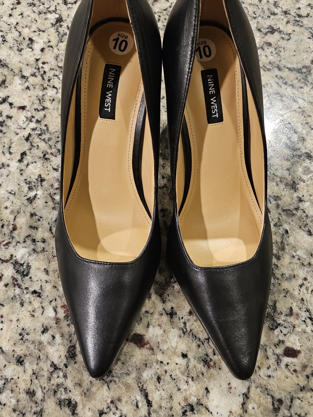 Nine West Black Pointed-Toe Classic Pumps